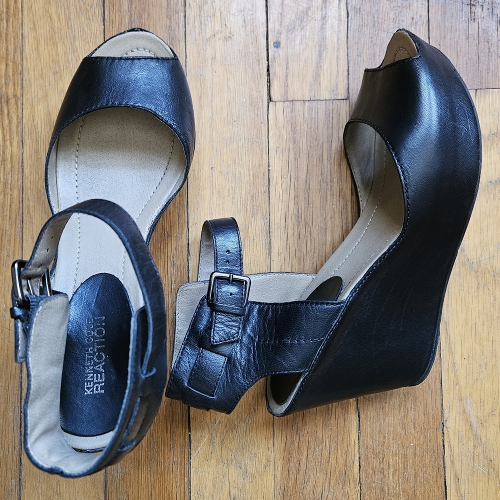 Kenneth Cole Reaction black wedge heels. Size 9.